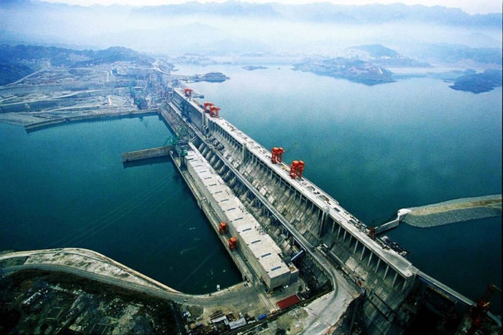 Самая большая в мире гидроэлектростанция «Санься». Чунцин, Китай.