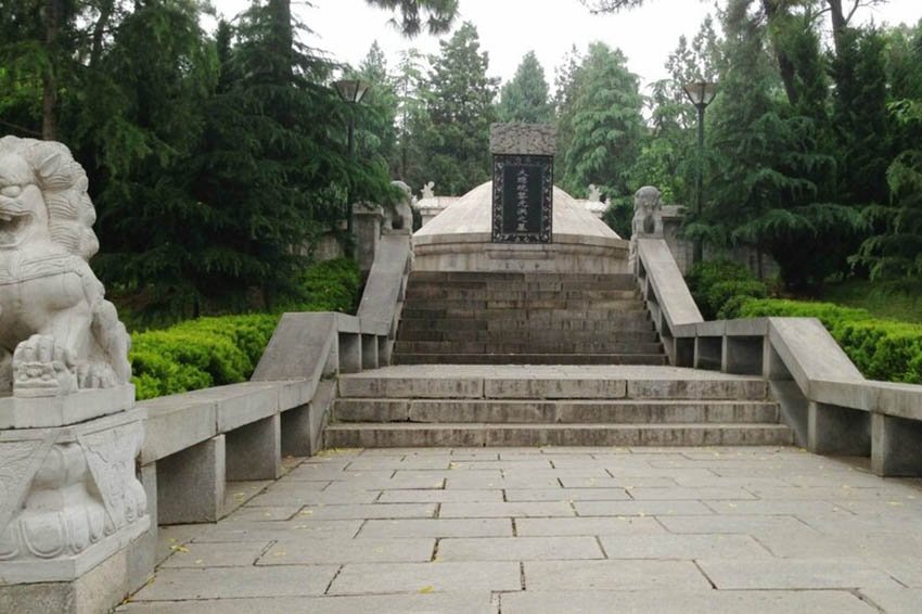 Гробница Ли Юаньхуна