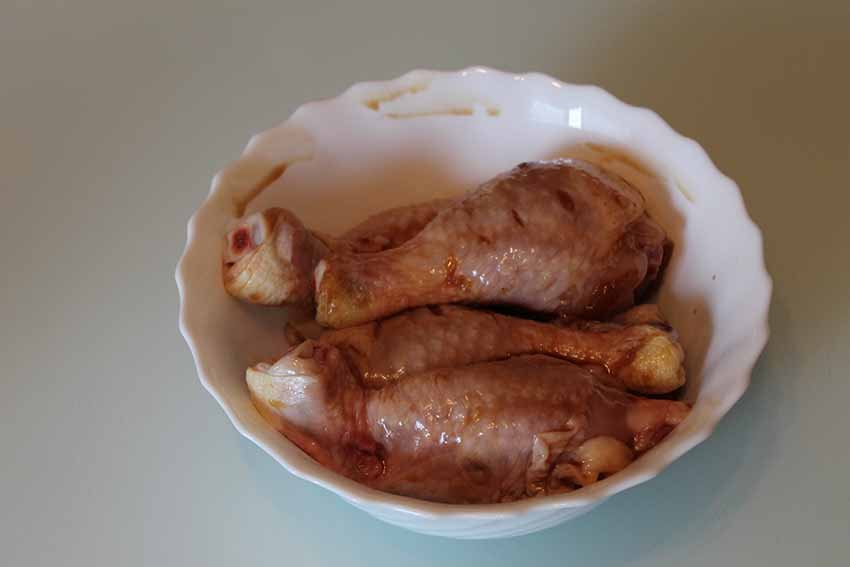 Куриные голени в маринаде из соевого соуса и меда - пошаговый рецепт