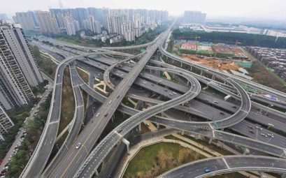 Сколько китайцы строят дорог в год